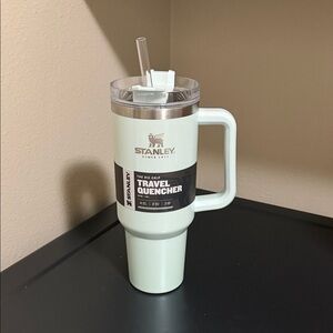 Stanley Travel Quencher Tumbler - White